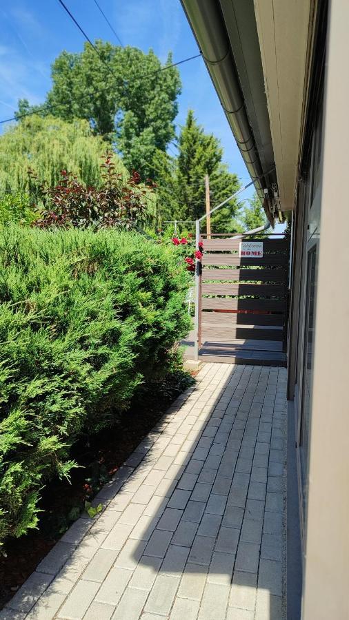 2+2Szemelyes Apartman Kerttel Szekesfehervar Exterior photo